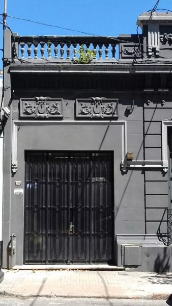 Casa de 6 dorm. en venta, en Tres Cruces.